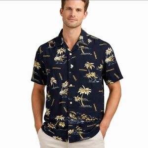 Shoreline Hawaii Bahamas Hawaiian Shirt Men’s M Navy Blue Palm Tree Cotton